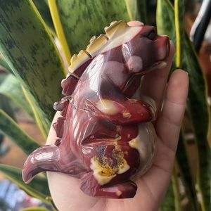Mookaite Jasper Dinosaur Carving (393g) 🦖